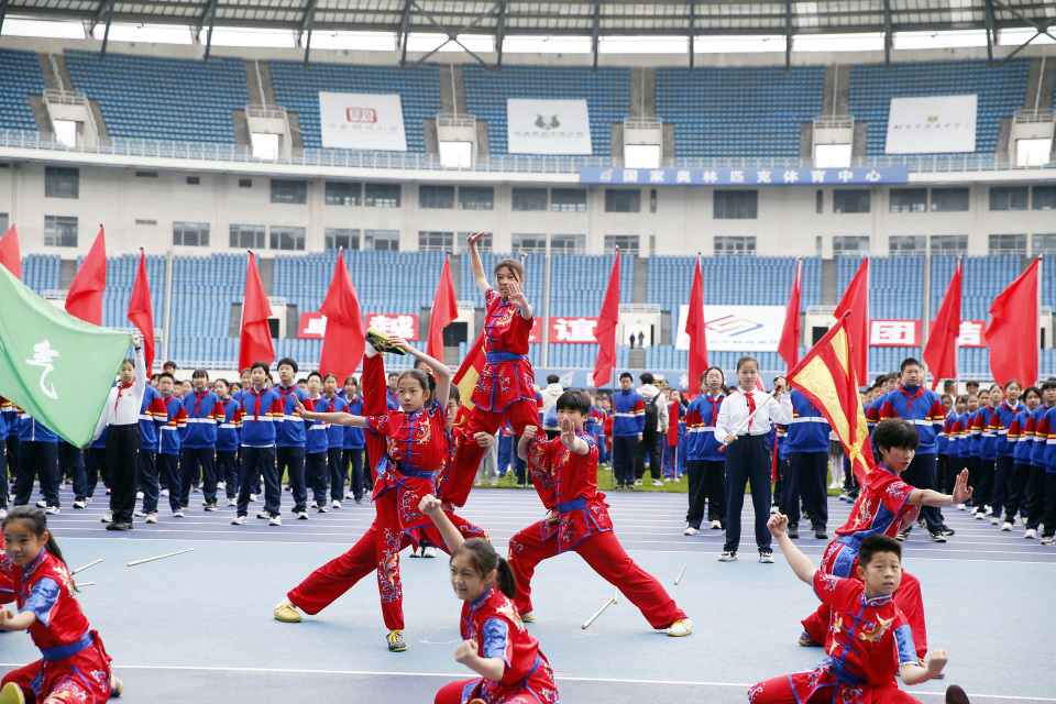 sInTr, 育集团学生, ZKXpI