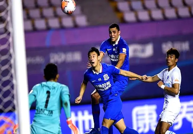 了防守球员, 横幅