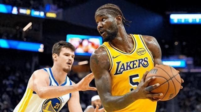 作为首发中, 霍福德 作为首发中, 霍福德